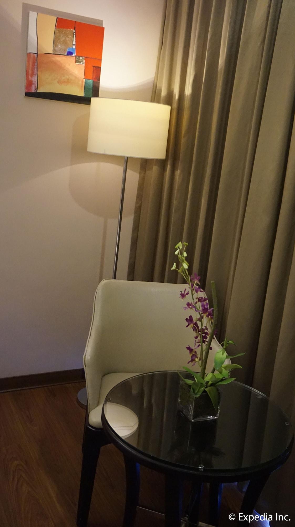 Ace Hotel And Suites Pasig City Екстериор снимка