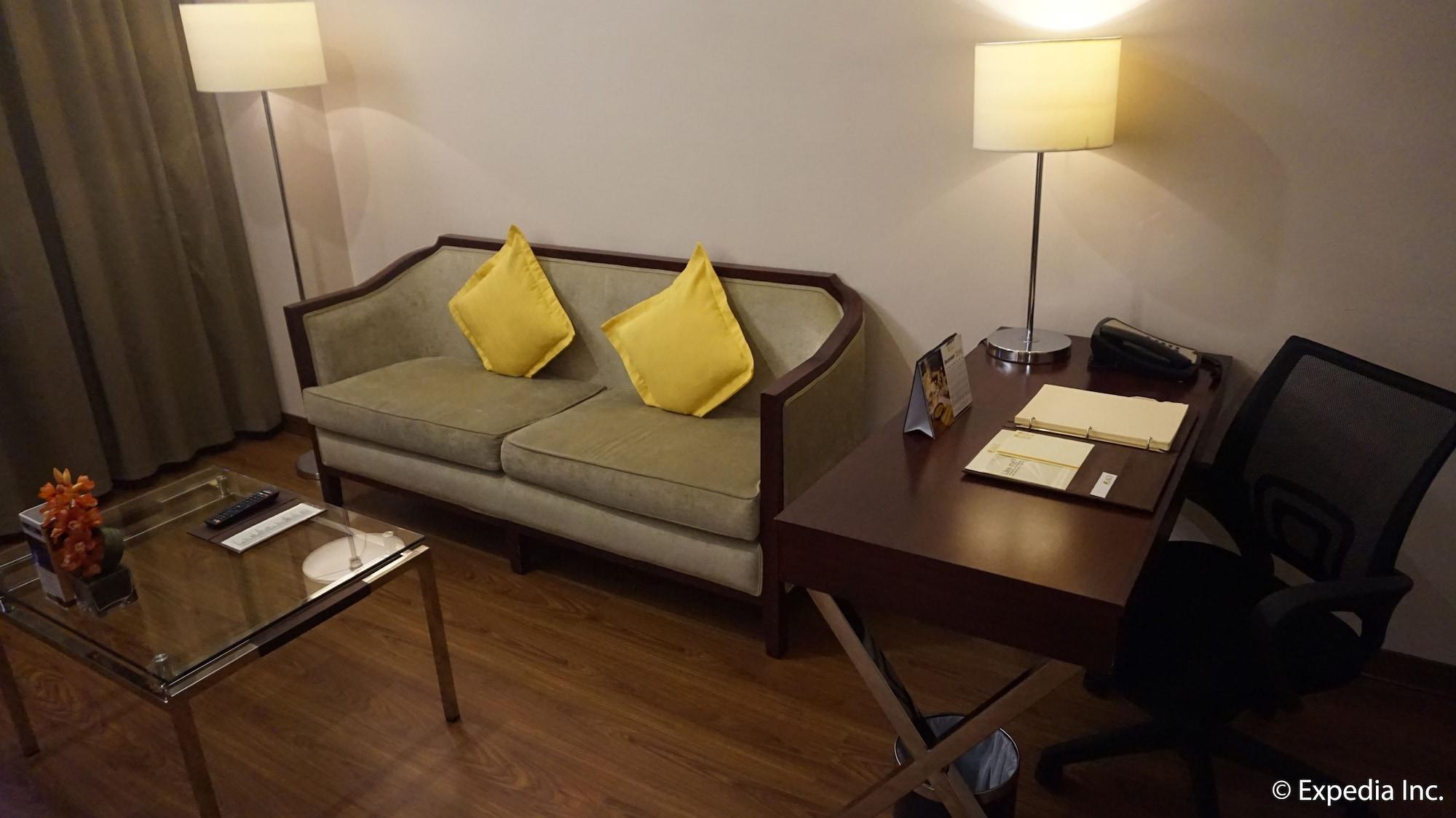 Ace Hotel And Suites Pasig City Екстериор снимка