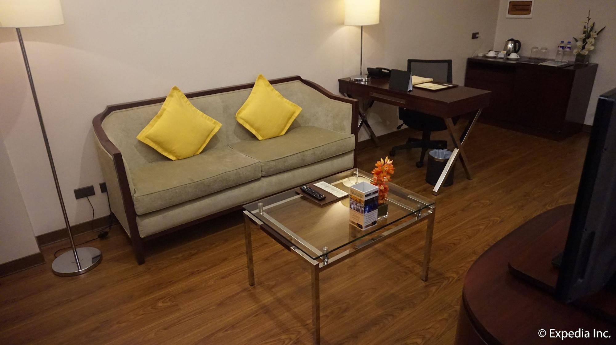 Ace Hotel And Suites Pasig City Екстериор снимка