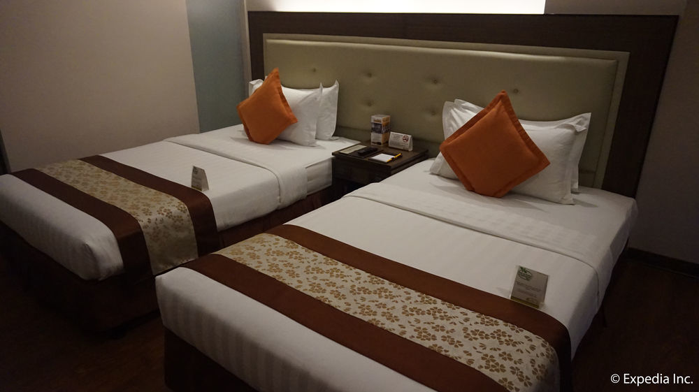 Ace Hotel And Suites Pasig City Екстериор снимка