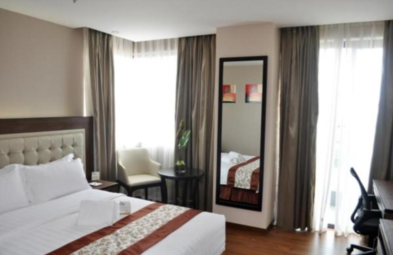 Ace Hotel And Suites Pasig City Екстериор снимка